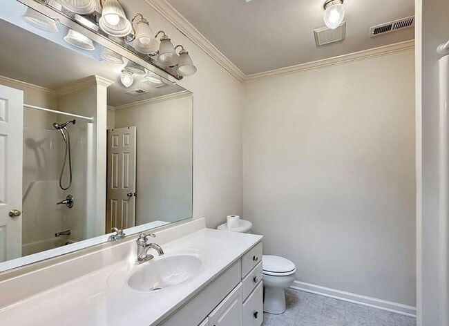 Building Photo - Beaver Creek Condo Enjoy Living at it's Fi...