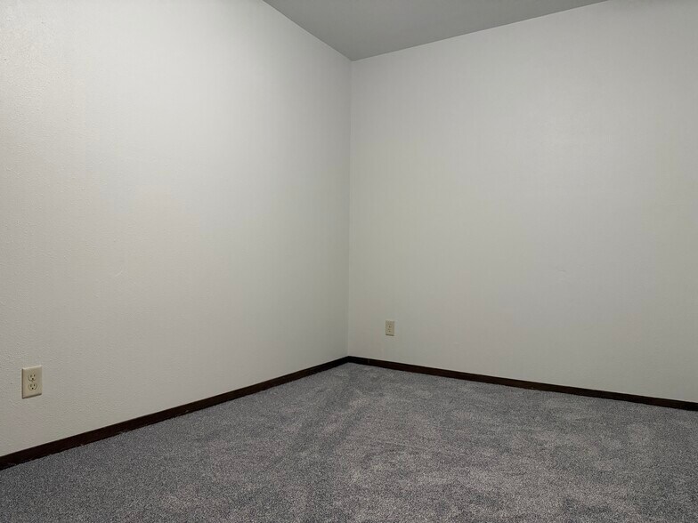 Bedroom 2 - 1324 Bluff Ave