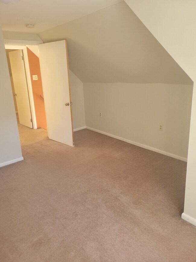 Master Bedroom - 1043 S Trenton Ave