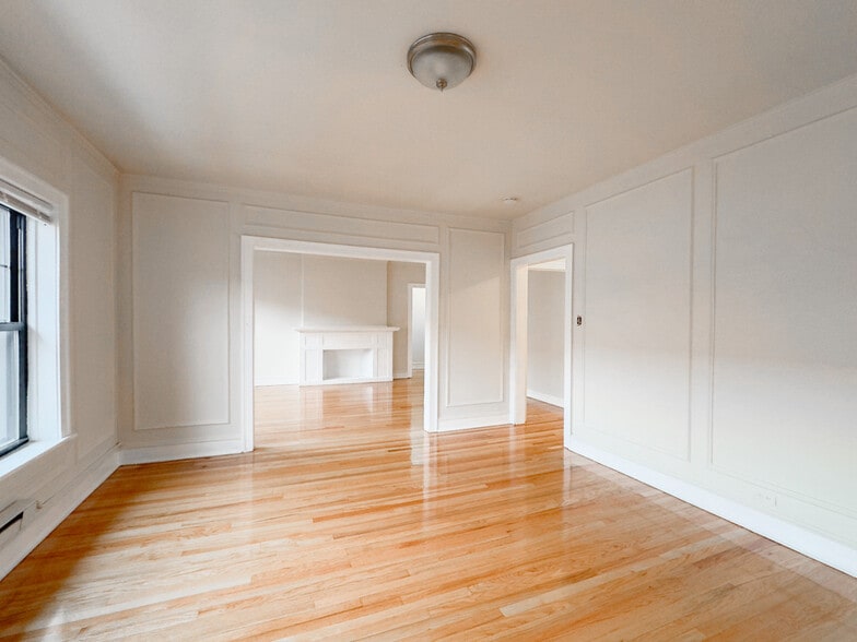 Building Photo - 1320 Oak Ave