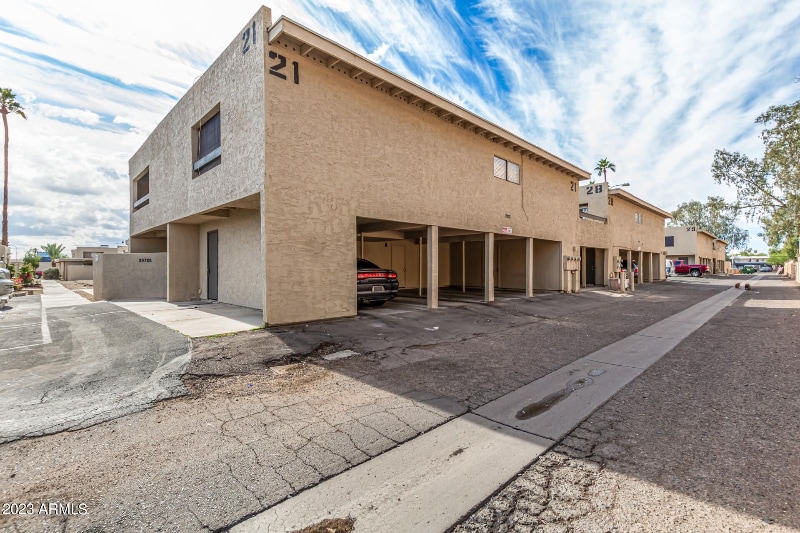 Building Photo - 2634 N 43rd Ave