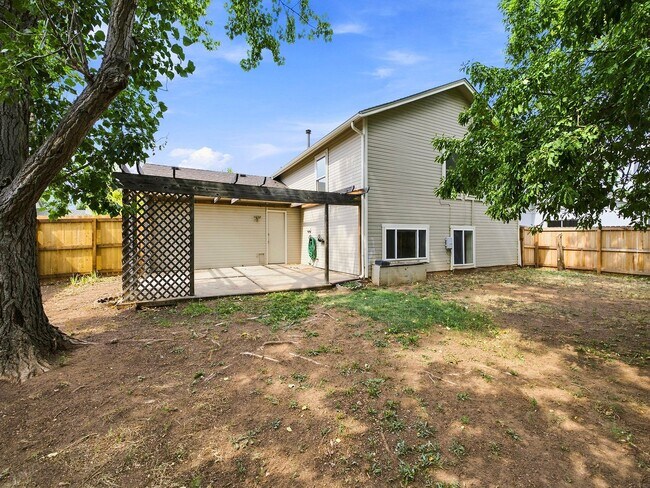 Building Photo - 2742 Pampas Dr