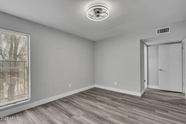 Building Photo - 7290 E Rancho Vista Dr