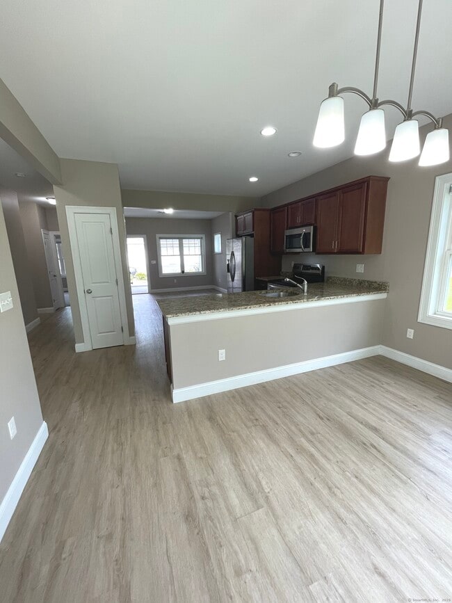 Building Photo - 37 Hunters Ln