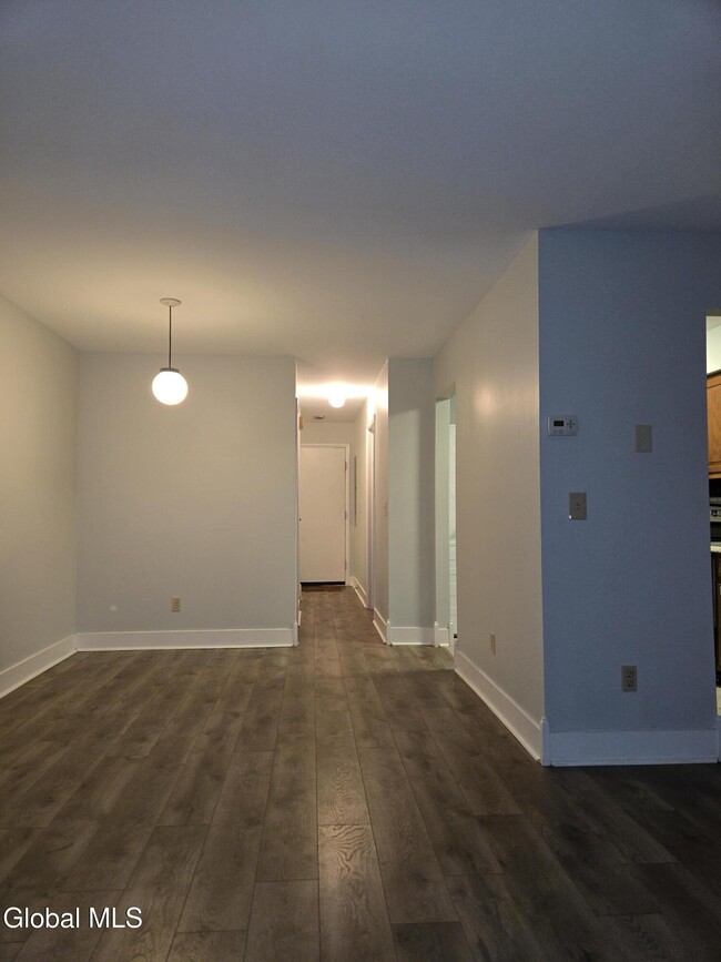 Building Photo - 93 Ridgewood Terrace