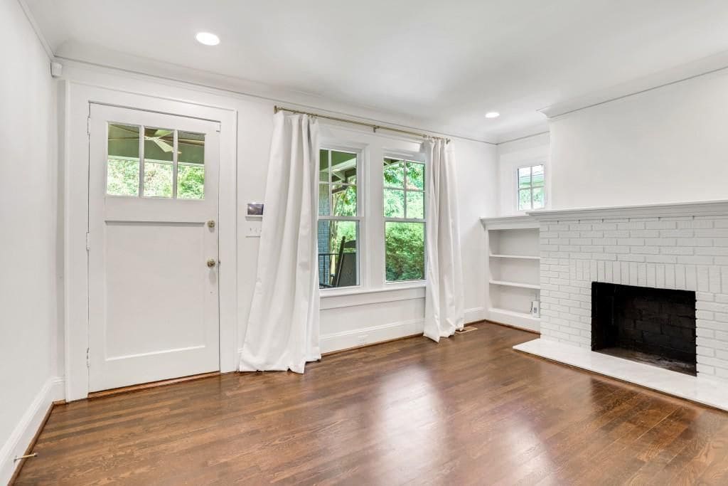 Building Photo - 2215 Fairhaven Cir NE