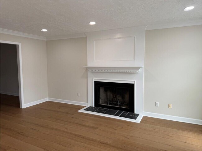 Building Photo - 2210 Concord Square Dr NE