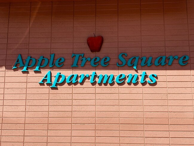 Building Photo - APARTMENT:  APPLE TREE SQUARE APARTMENTS-UPTOWN SEDONA