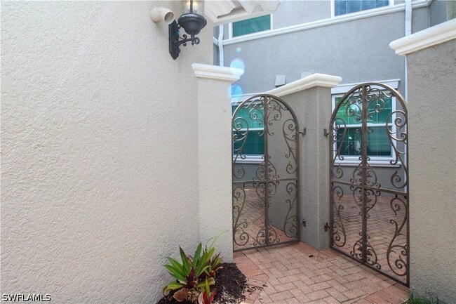 Building Photo - 9224 Campanile Cir