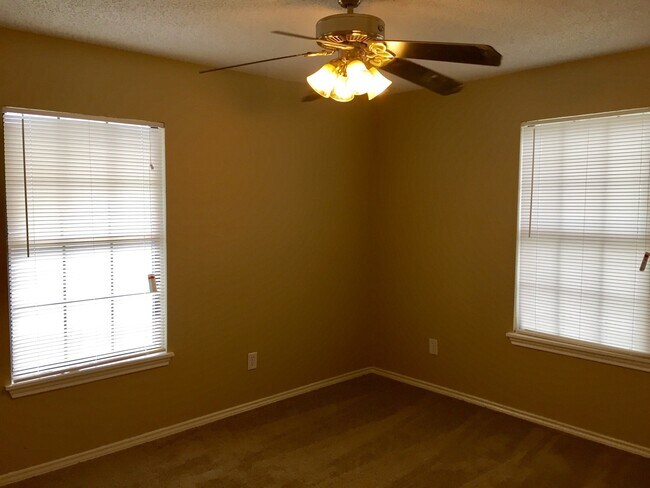 Building Photo - 7717 Corina Dr