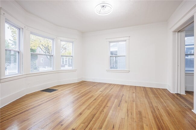 Building Photo - 35 Lawton St