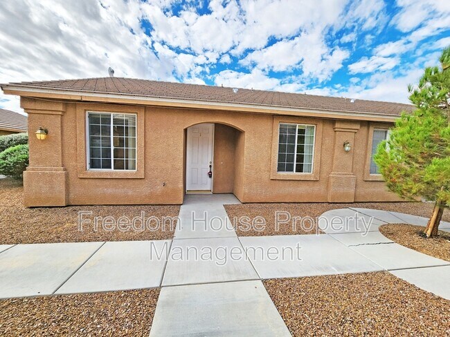 Building Photo - 1110 Red Butte St