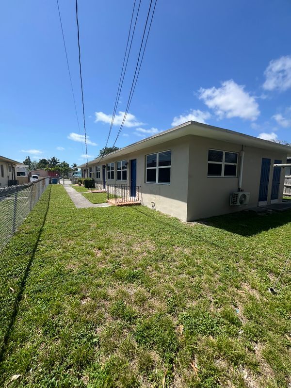 Building Photo - 3085 W Flagler St
