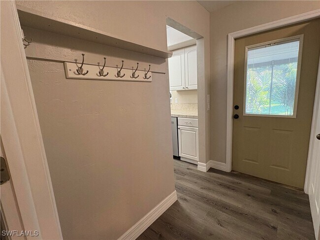 Building Photo - 203 Esther St