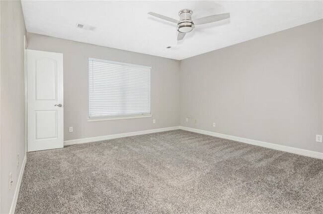 Building Photo - 2611 Desert Sage Dr