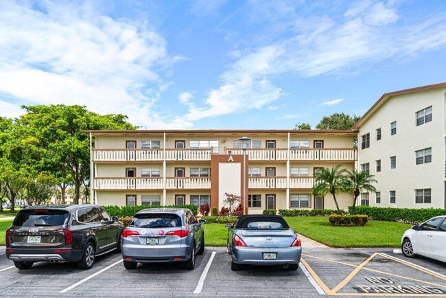 Building Photo - 3 Mansfield A