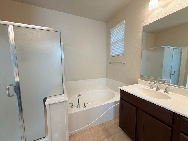 Building Photo - 1865 Wind Ranch Rd