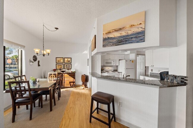 Building Photo - 3019 Alcazar Pl