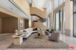 Building Photo - 211 Elm Ct