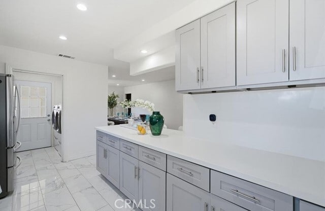 Building Photo - 335 N London Pl