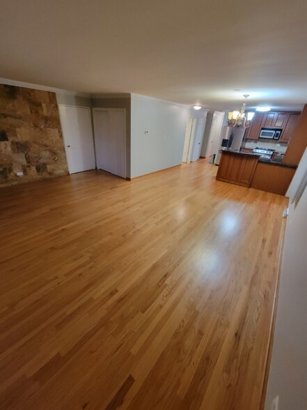 Building Photo - 9125 Skokie Blvd