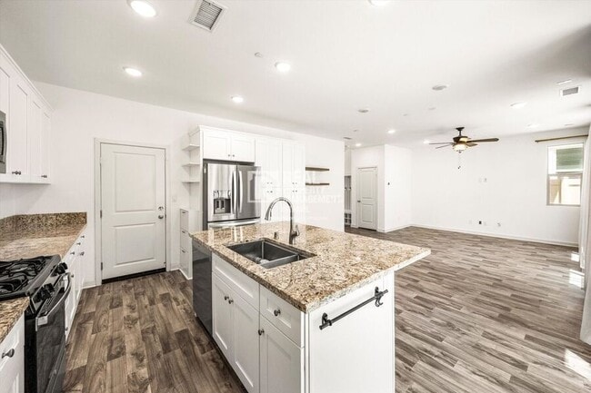 Building Photo - 1604 Armijo Pl