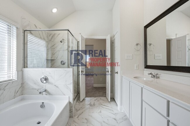 Building Photo - Refined 3-Bedroom Single-Story Home with Versatile Layout