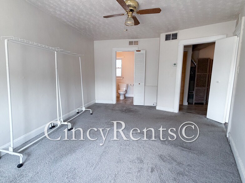 Building Photo - 3540 Columbia Pky