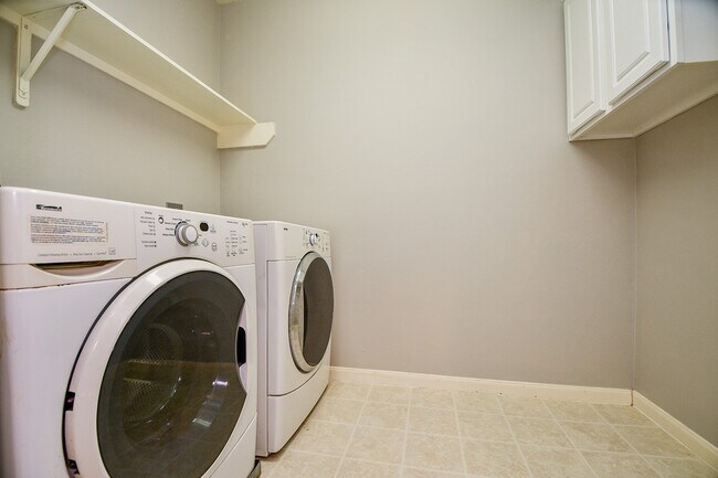 Building Photo - 16230 S Southern Stone Dr