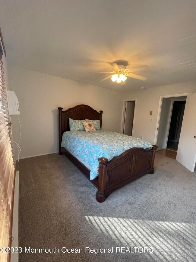 Building Photo - 3 Medford Ct