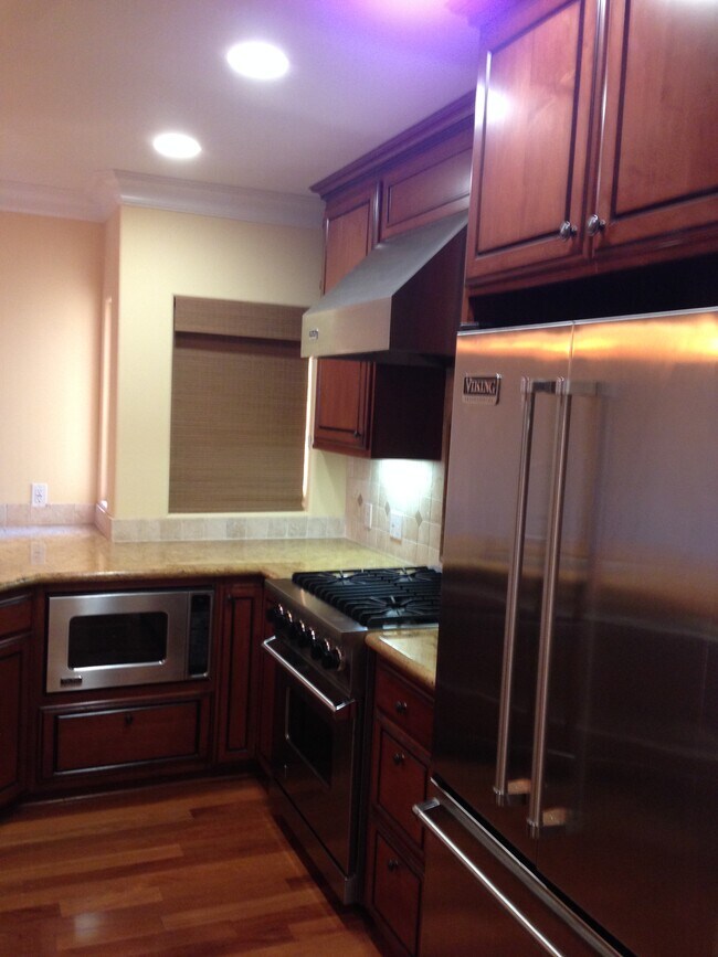 Building Photo - 1641 Monterey Blvd