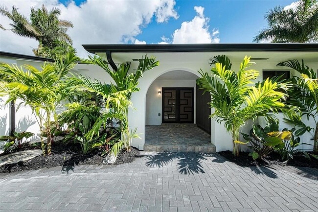 Building Photo - 7401 Miami View Dr