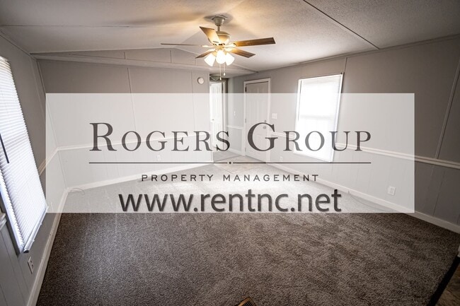 Building Photo - 15 Freedom Ln