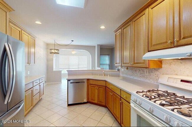 Building Photo - 13 Wedgewood Ct