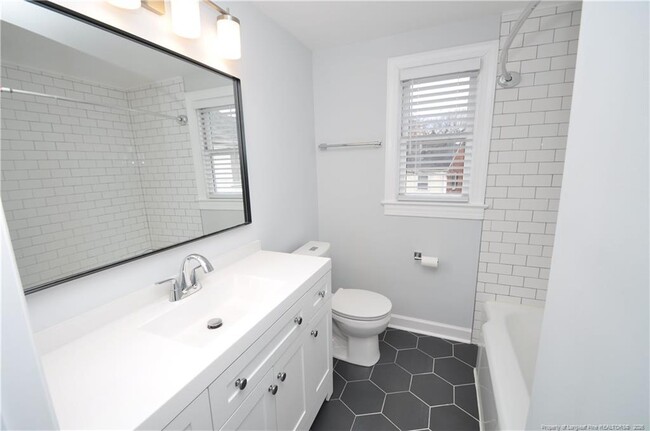 Building Photo - 1008 Nichols Dr