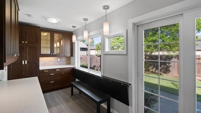 Building Photo - Centrally Located Sacramento Home
