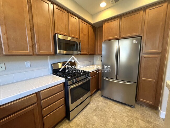 Building Photo - 404 17th St