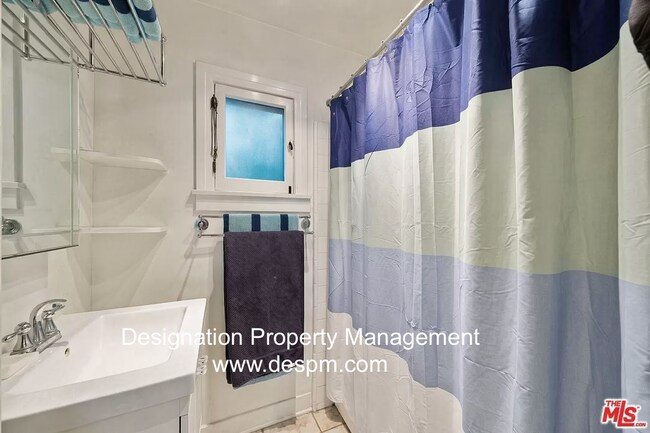 Building Photo - Griffith Park Blvd.