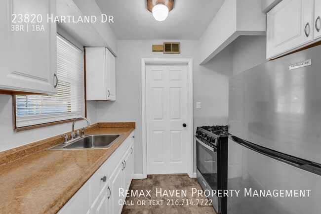 Building Photo - 23820 Hartland Rd