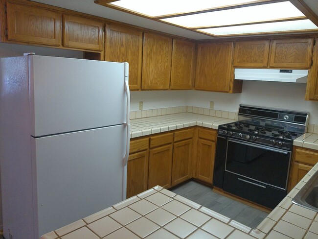 Building Photo - LONG TERM 12 MONTH LEASE