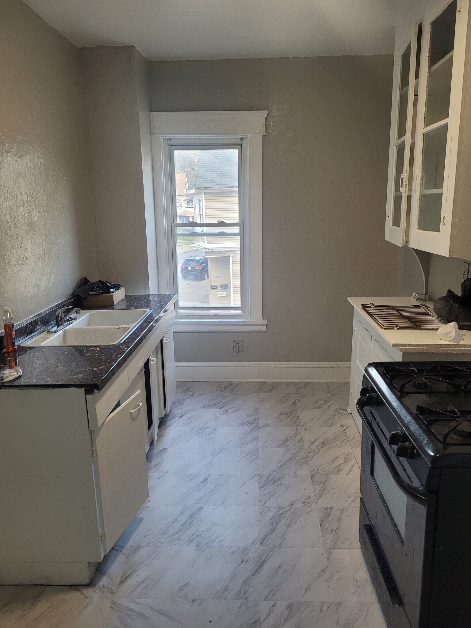 Kitchen - 9703 Denison Ave