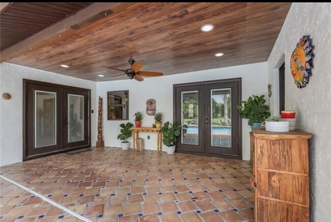 Building Photo - 2077 Racimo Dr
