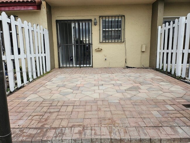 Building Photo - 6410 SW 130th Ave