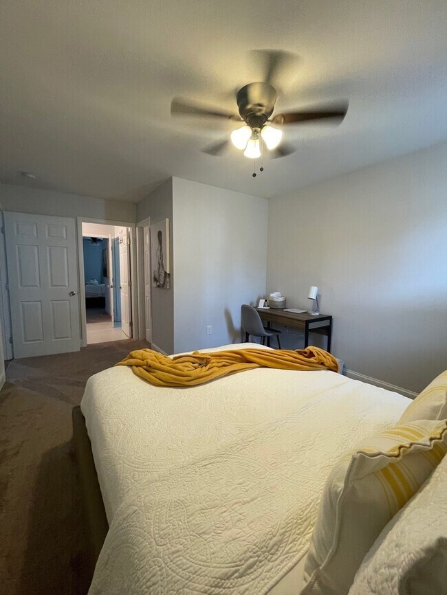 Building Photo - Beautifully Furnished 4-Bedroom Home with ...