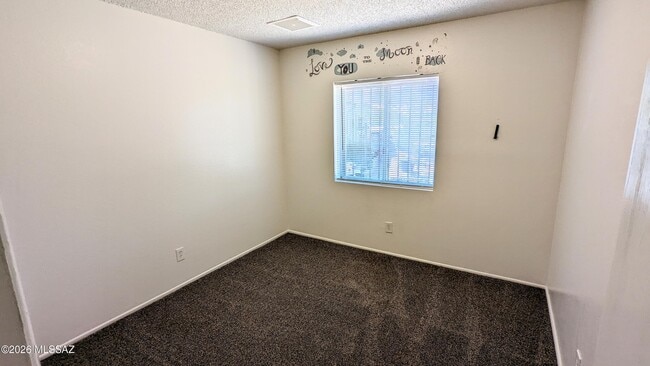 Building Photo - 3853 E Mainyard Pl