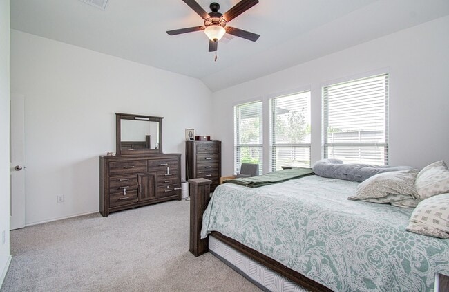 Building Photo - 4722 Crest Hill Dr