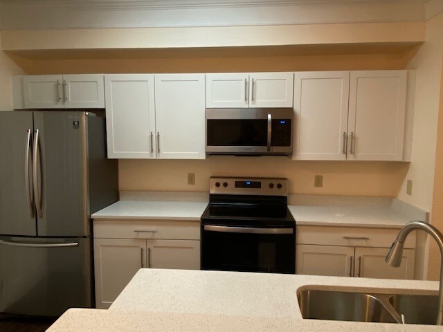 Building Photo - 11561 Villa Grand