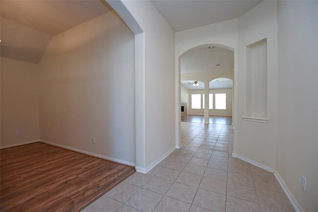 Building Photo - 19119 Canyon Ferry Ln