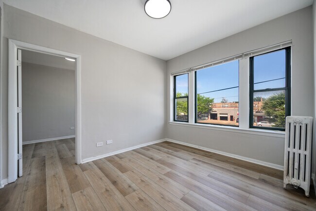Building Photo - 1206 W 83rd St