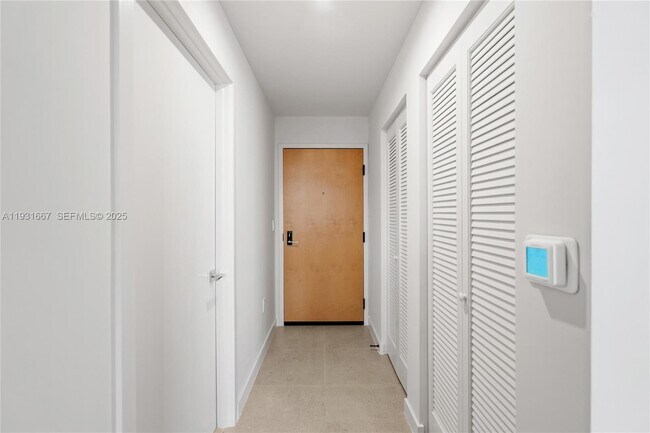 Building Photo - 11 NE 6th St